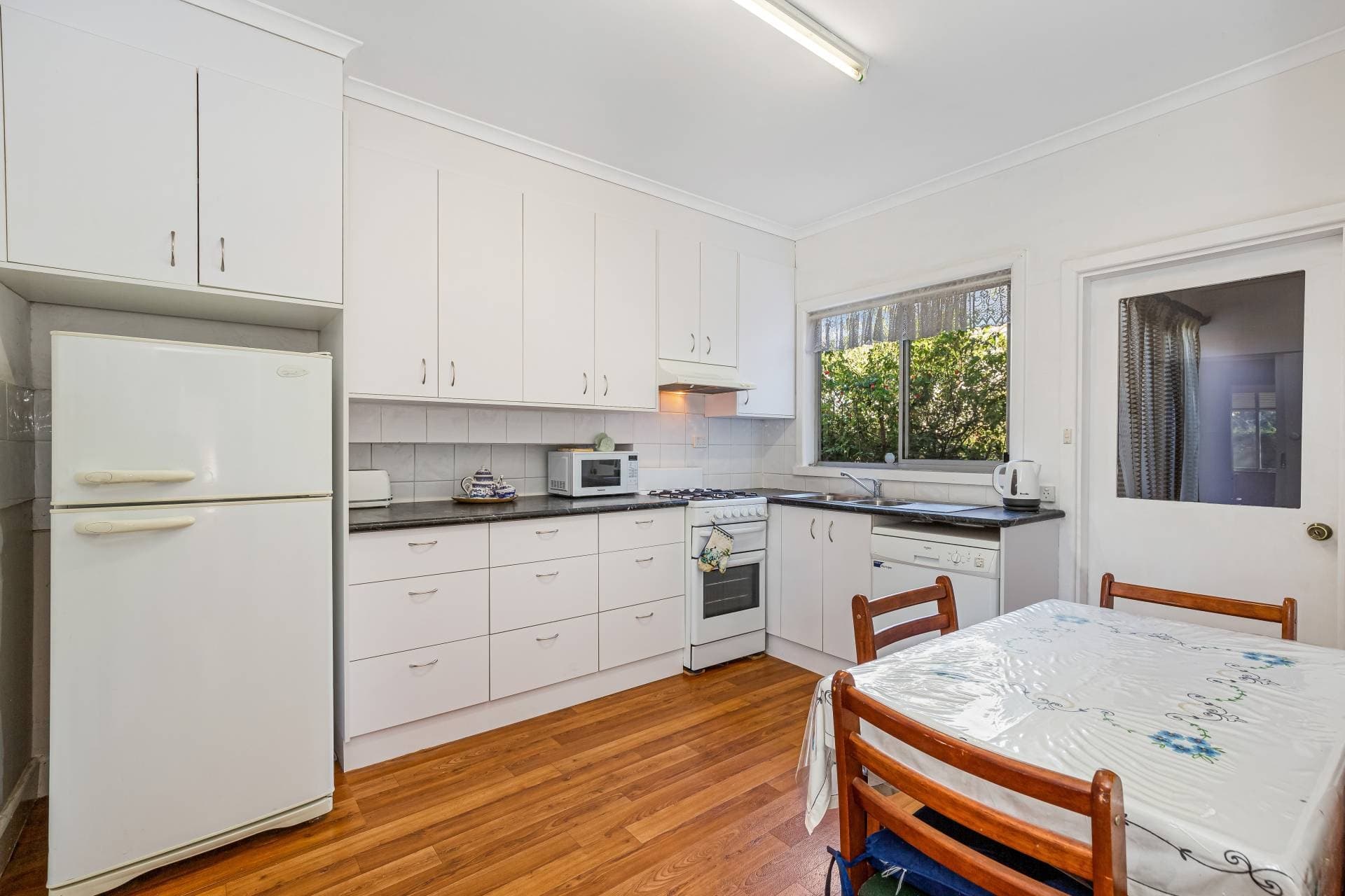 20 Ellis St, Flora Hill, VIC, Flora Hill - Thumbnail 3