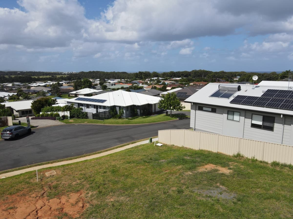 33 St Lucia Place, Bonny Hills, Bonny Hills - Image 1