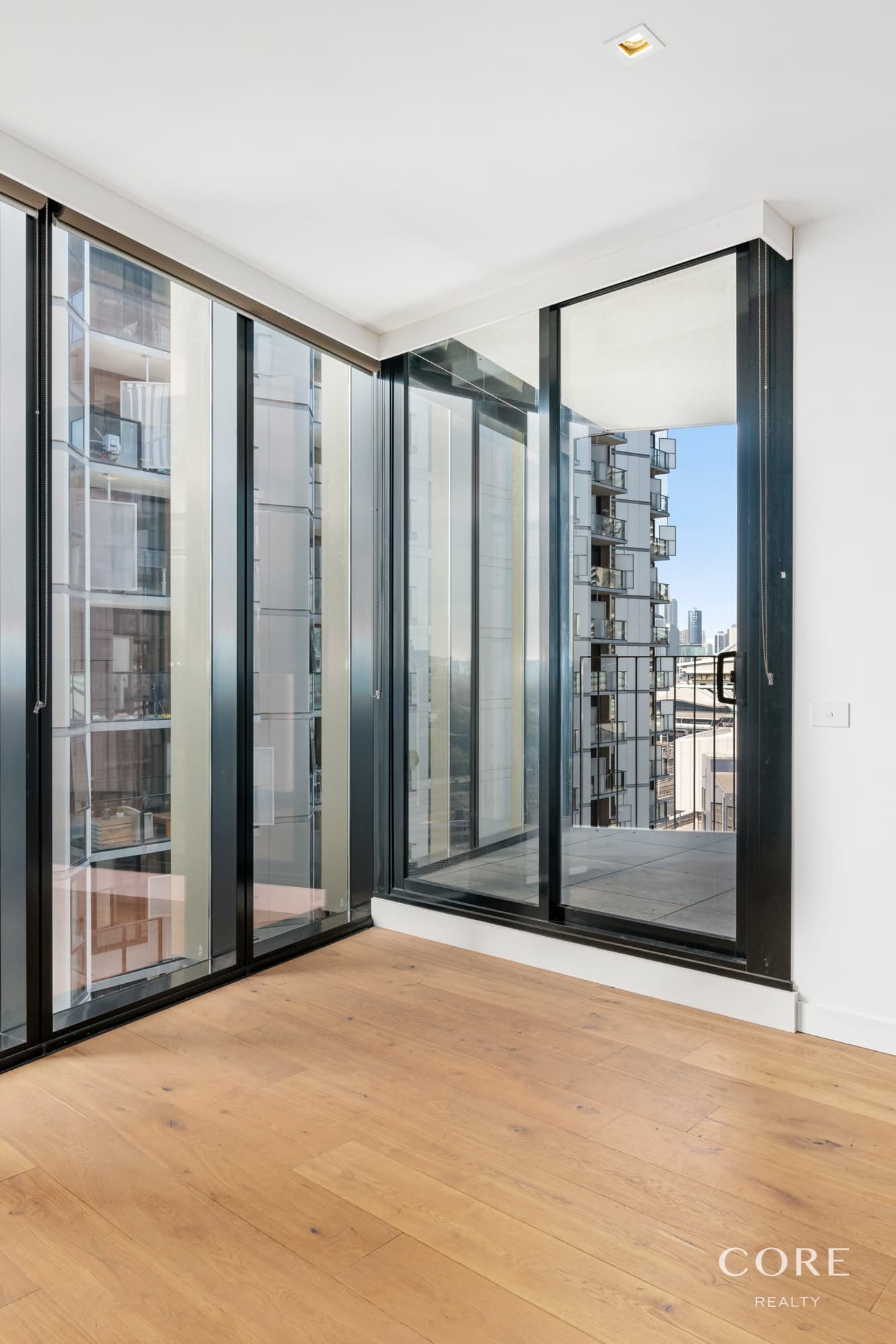 1115/677 La Trobe Street, Docklands - Thumbnail 4