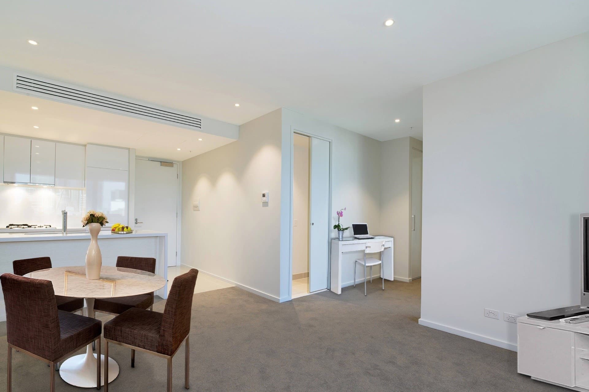 3810/318 Russell Street, Melbourne - Thumbnail 2