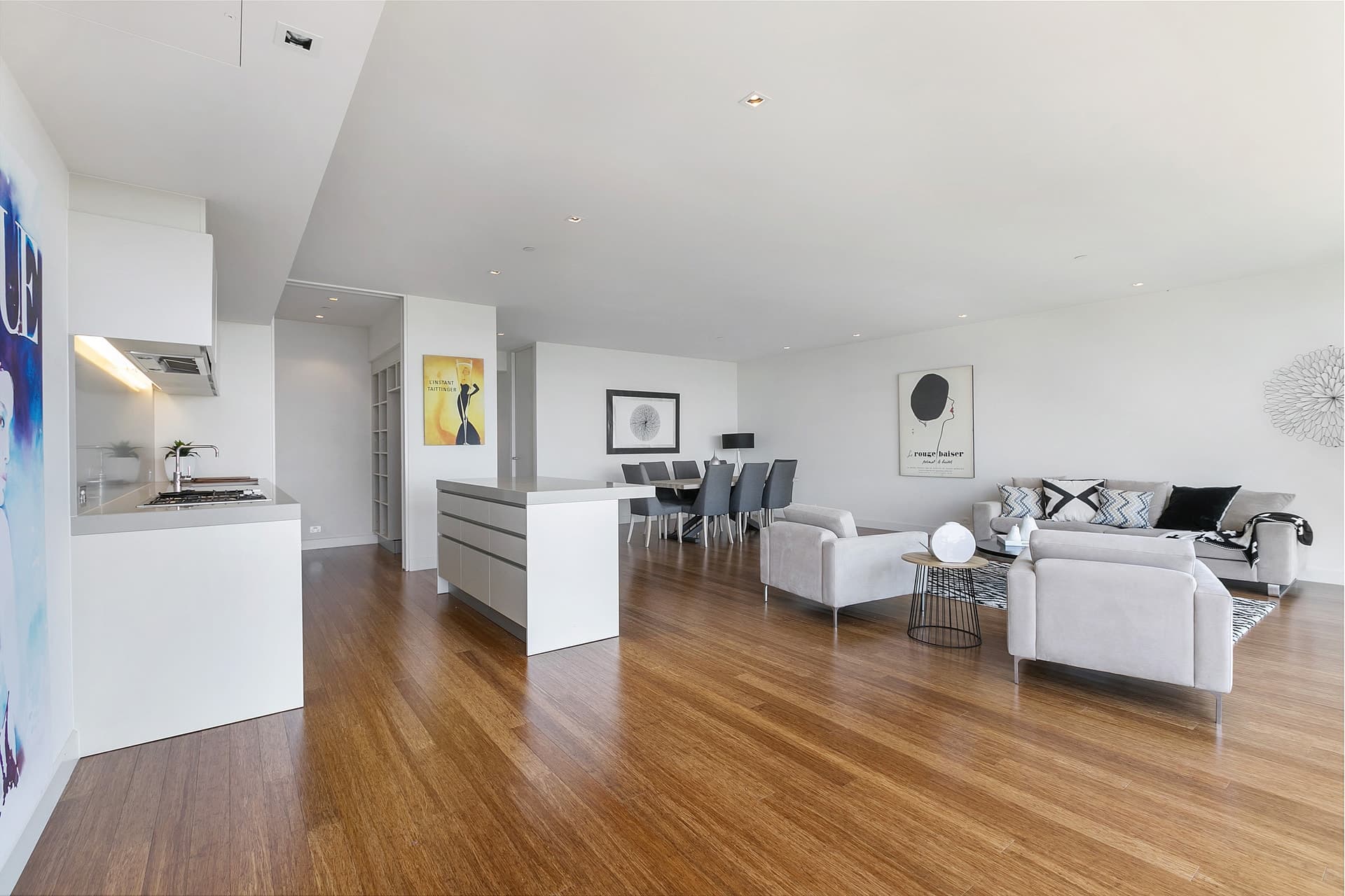 Level 21, Unit 2302/8 Kavanagh Street, Southbank - Thumbnail 3