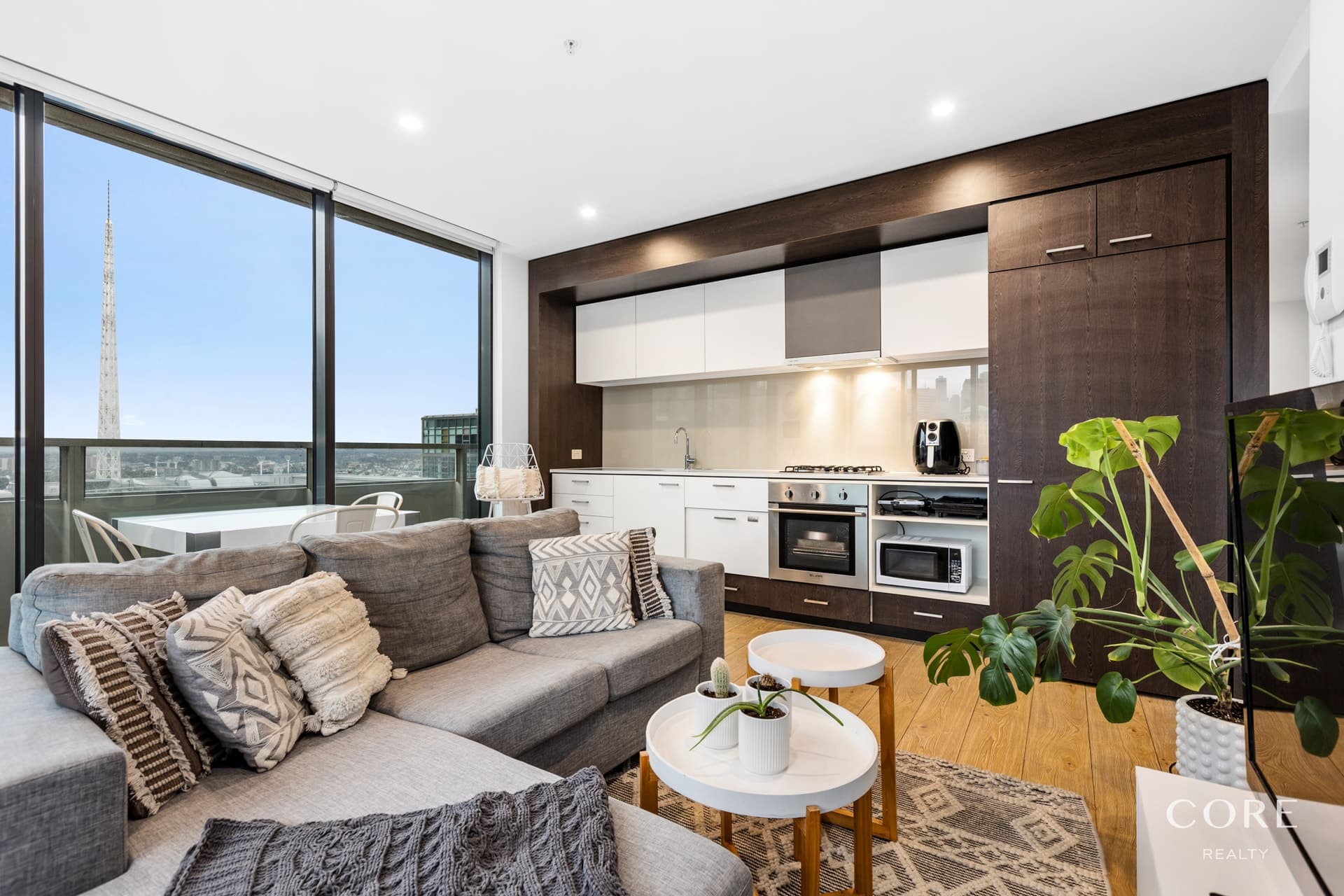 Level 32, 3202/57-61 City Road, Southbank - Thumbnail 2