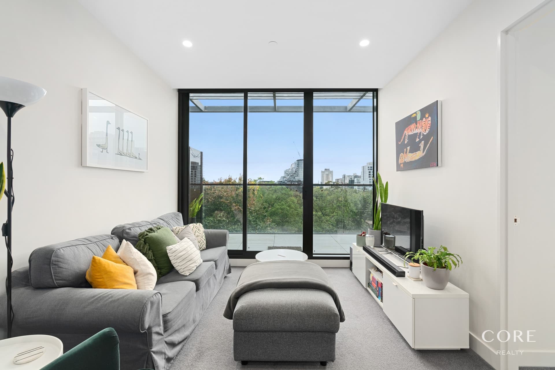 609/555 St Kilda Road, Melbourne - Image 1