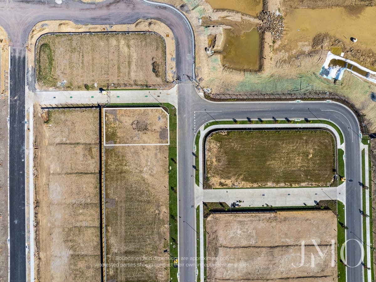 28 Glowing Way, White Rock, White Rock - Image 1