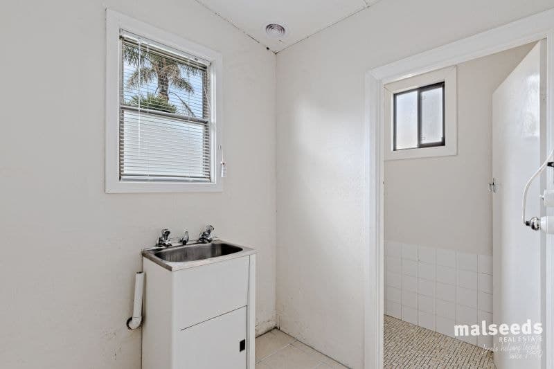 6 Barrett Avenue Mount Gambier SA, Mount Gambier - Image 1