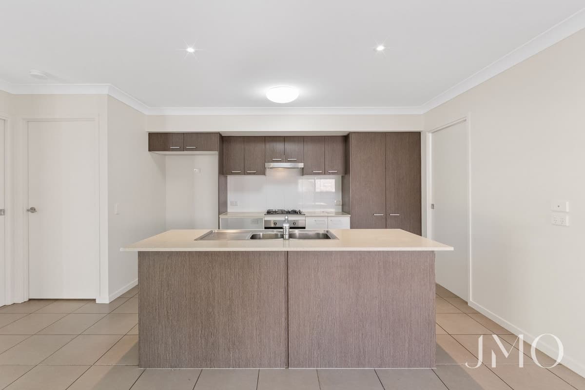 119 Brookside Circuit, Ormeau, Ormeau - Thumbnail 3
