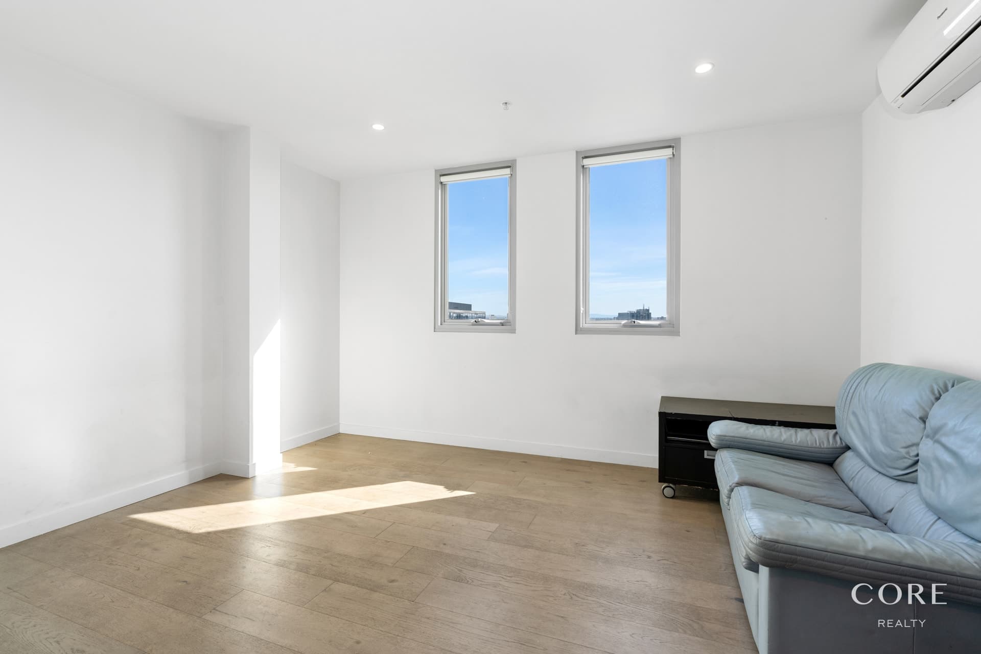 906/429 Spencer Street, West Melbourne - Image 1