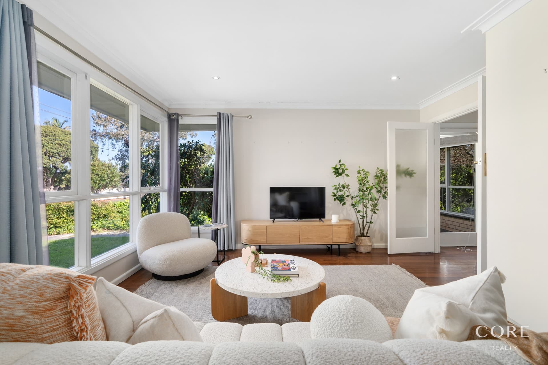 5 Crocus Crescent, Glen Waverley - Thumbnail 2
