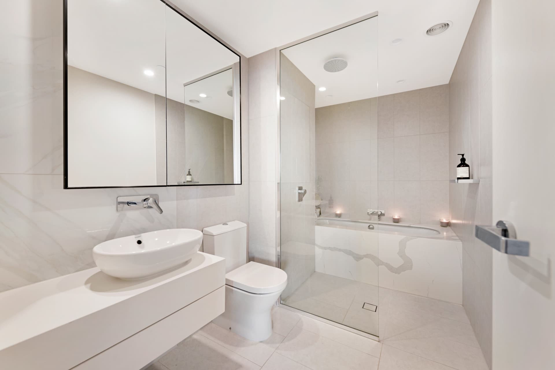 1023/555 St Kilda Road, Melbourne - Thumbnail 6