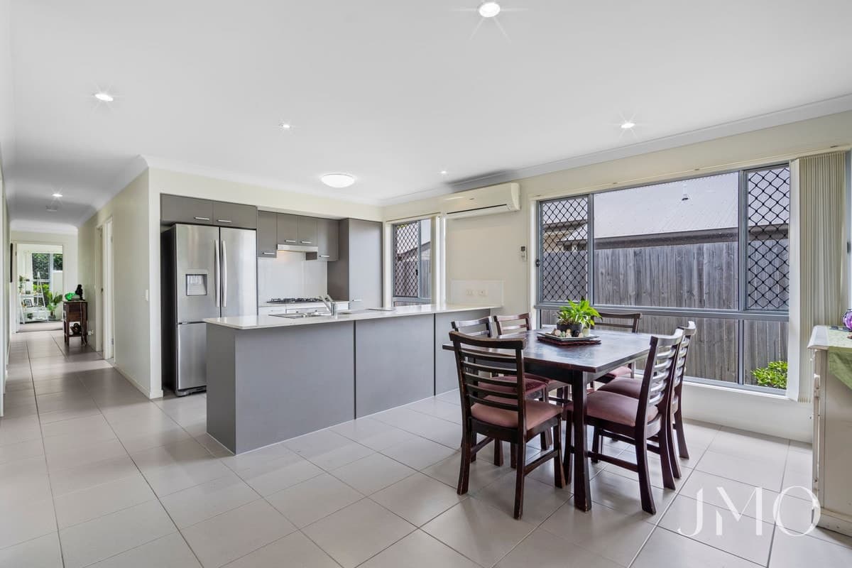 18 Brookside Circuit, Ormeau, Ormeau - Thumbnail 3
