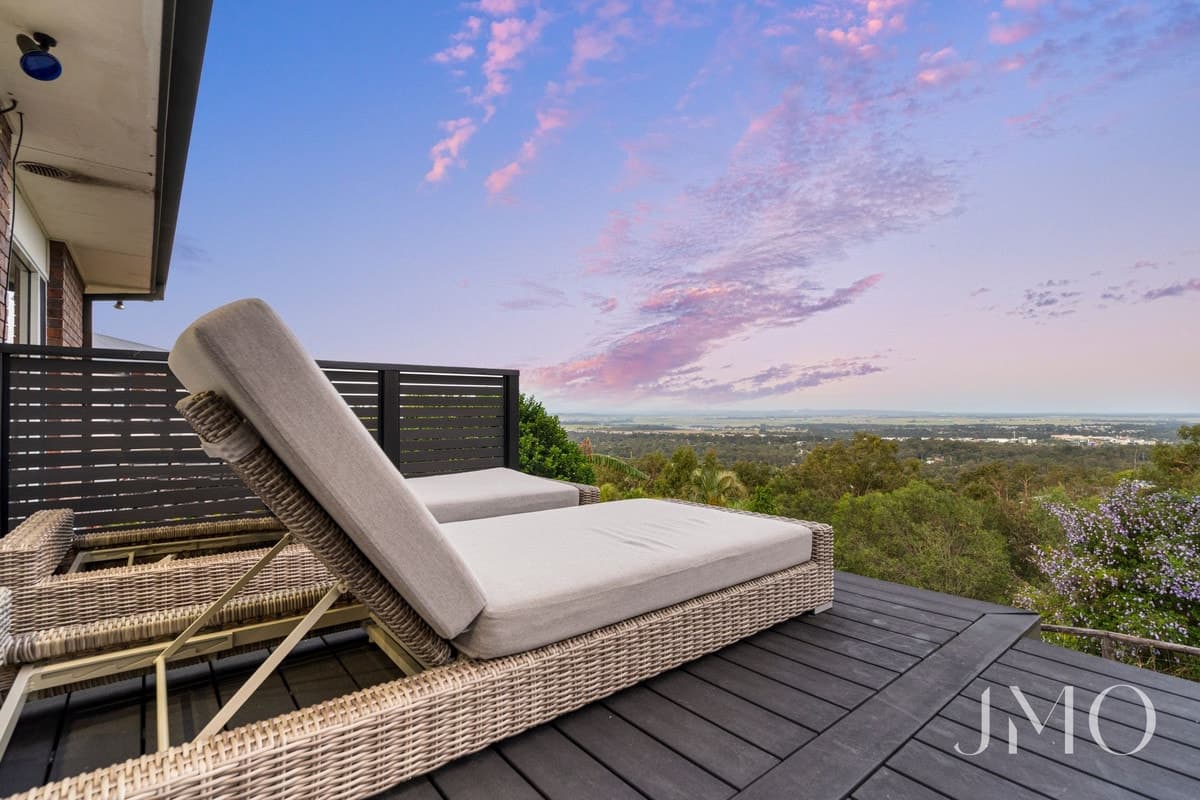 11 Kirk Outlook, Ormeau, Ormeau - Image 1