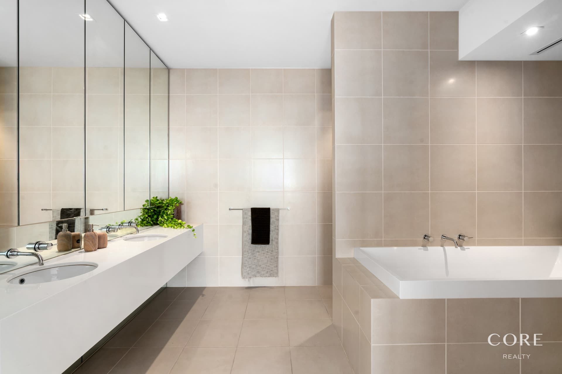 Level 19, 1902/8 Kavanagh Street, Southbank - Thumbnail 7