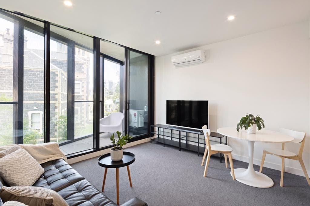 119/555 St Kilda Road, Melbourne - Image 1