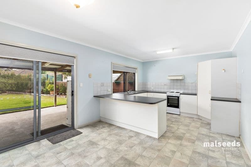23 Genoa Street Mount Gambier SA, Mount Gambier - Thumbnail 5