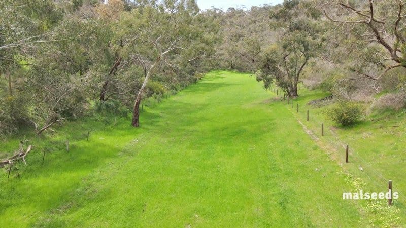 121 Coppermine Road Williamstown SA, Williamstown - Thumbnail 2