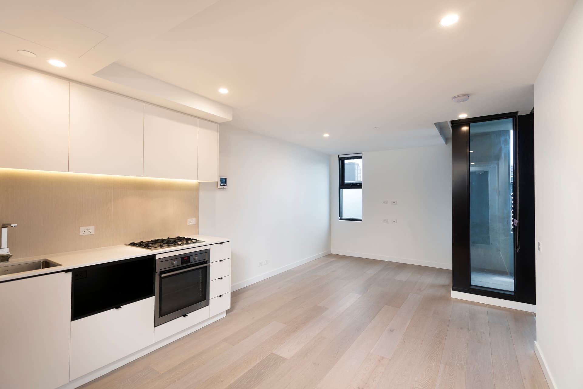 1604/10 Claremont Street, South Yarra - Thumbnail 2