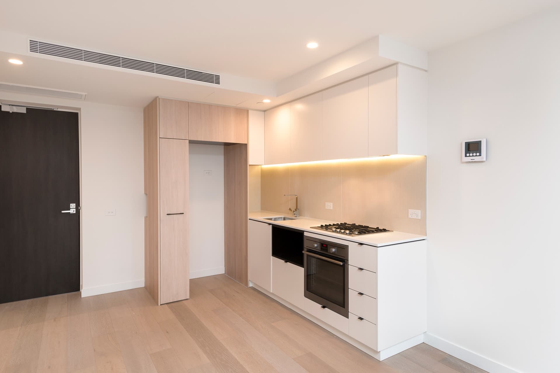 1604/10 Claremont Street, South Yarra - Thumbnail 3