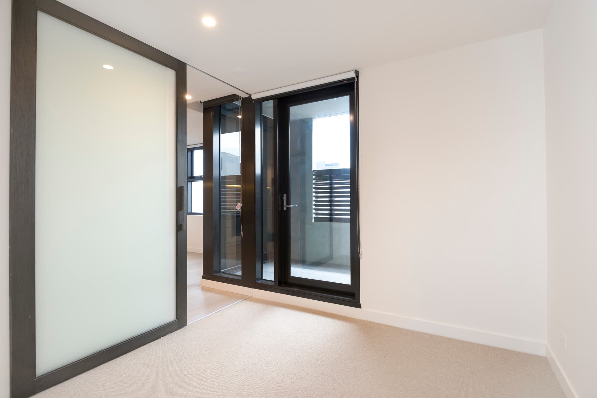 1604/10 Claremont Street, South Yarra - Thumbnail 4