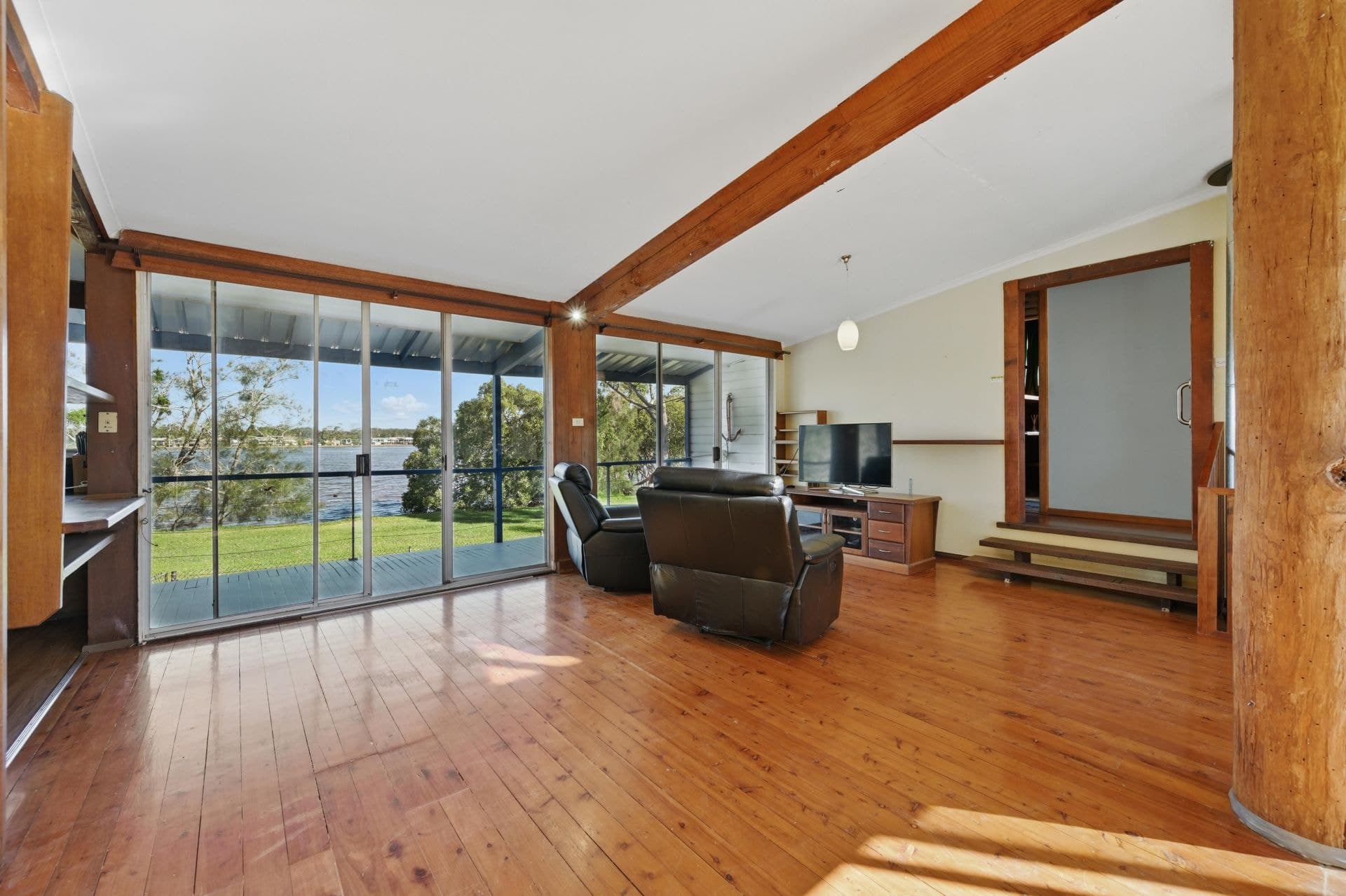 54 Shoreline Drive, North Shore, North Shore - Thumbnail 8