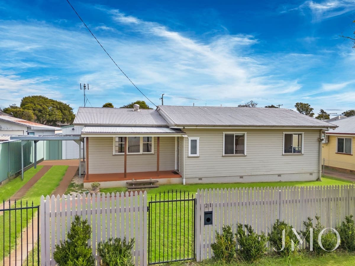 21 Leawarra Street, Wilsonton, Wilsonton - Image 1