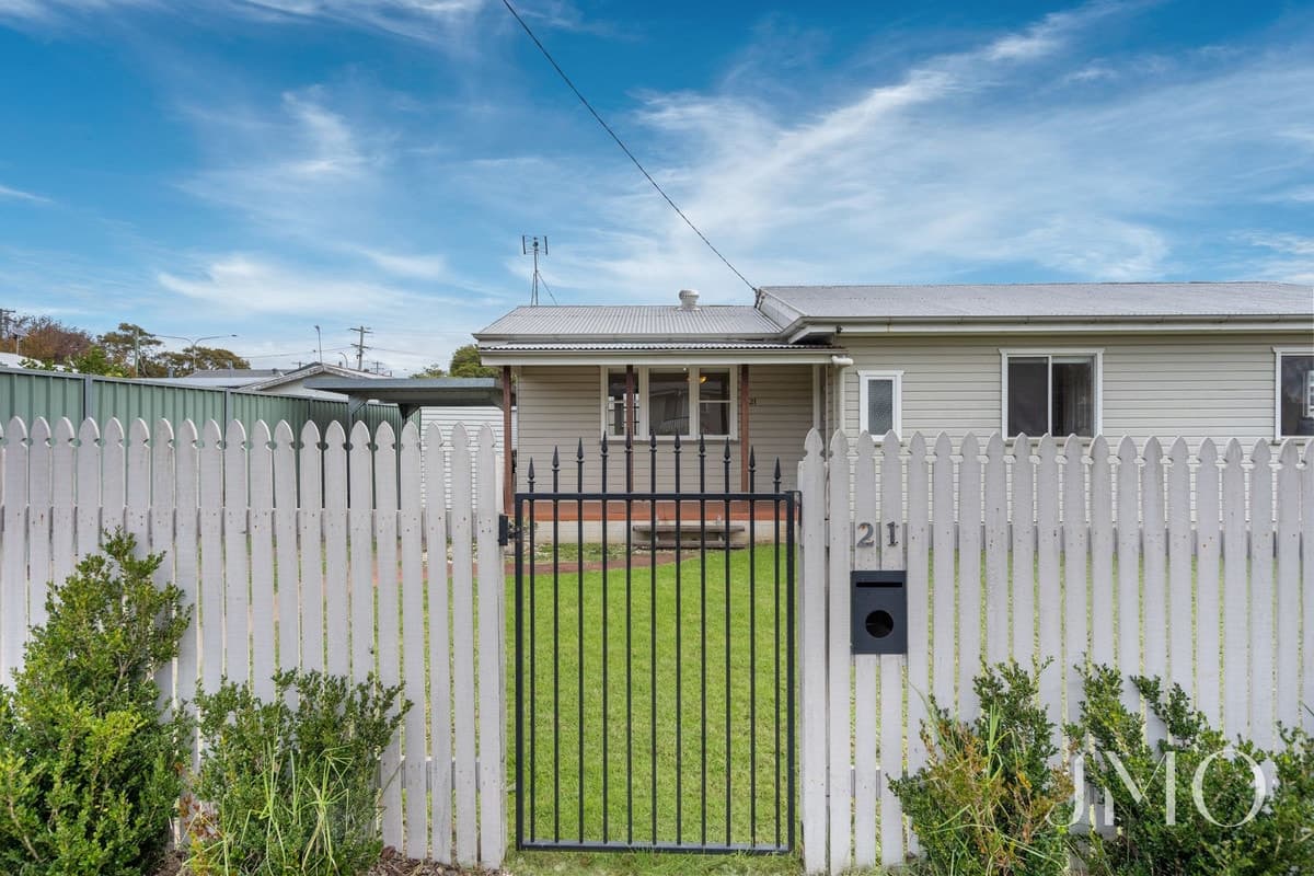 21 Leawarra Street, Wilsonton, Wilsonton - Thumbnail 2