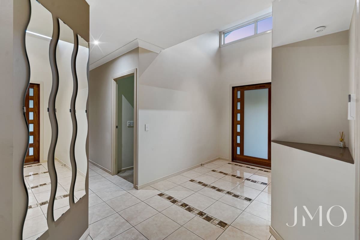 8 Lilyvale Crescent, Ormeau, Ormeau - Thumbnail 2