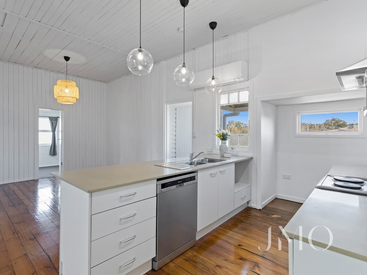 76 Old College Road, GATTON, Gatton - Thumbnail 2