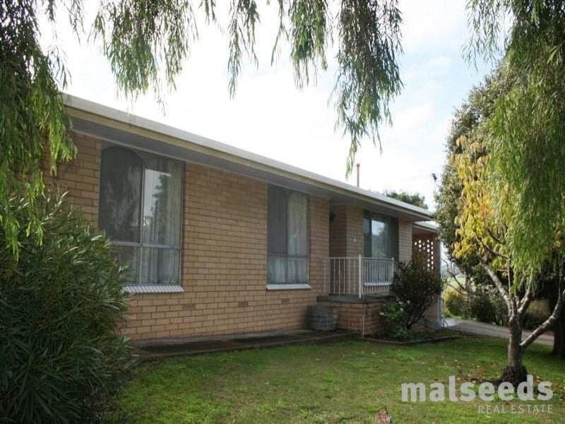 19 Hutchesson Street Millicent SA, Millicent - Image 1