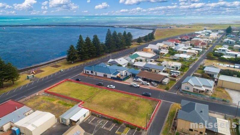 62 Sea Parade Port Macdonnell SA, Port Macdonnell - Thumbnail 3