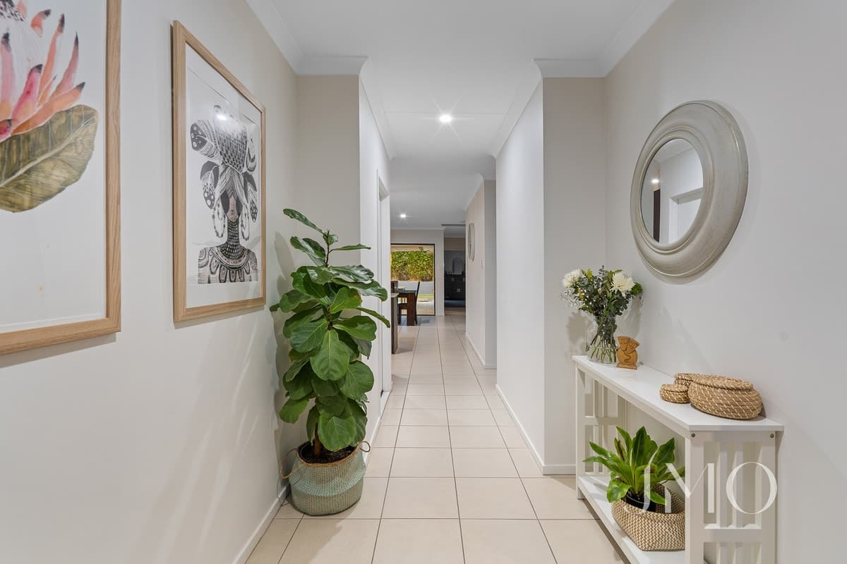 40 Daylesford Circuit, ORMEAU, Ormeau - Thumbnail 2