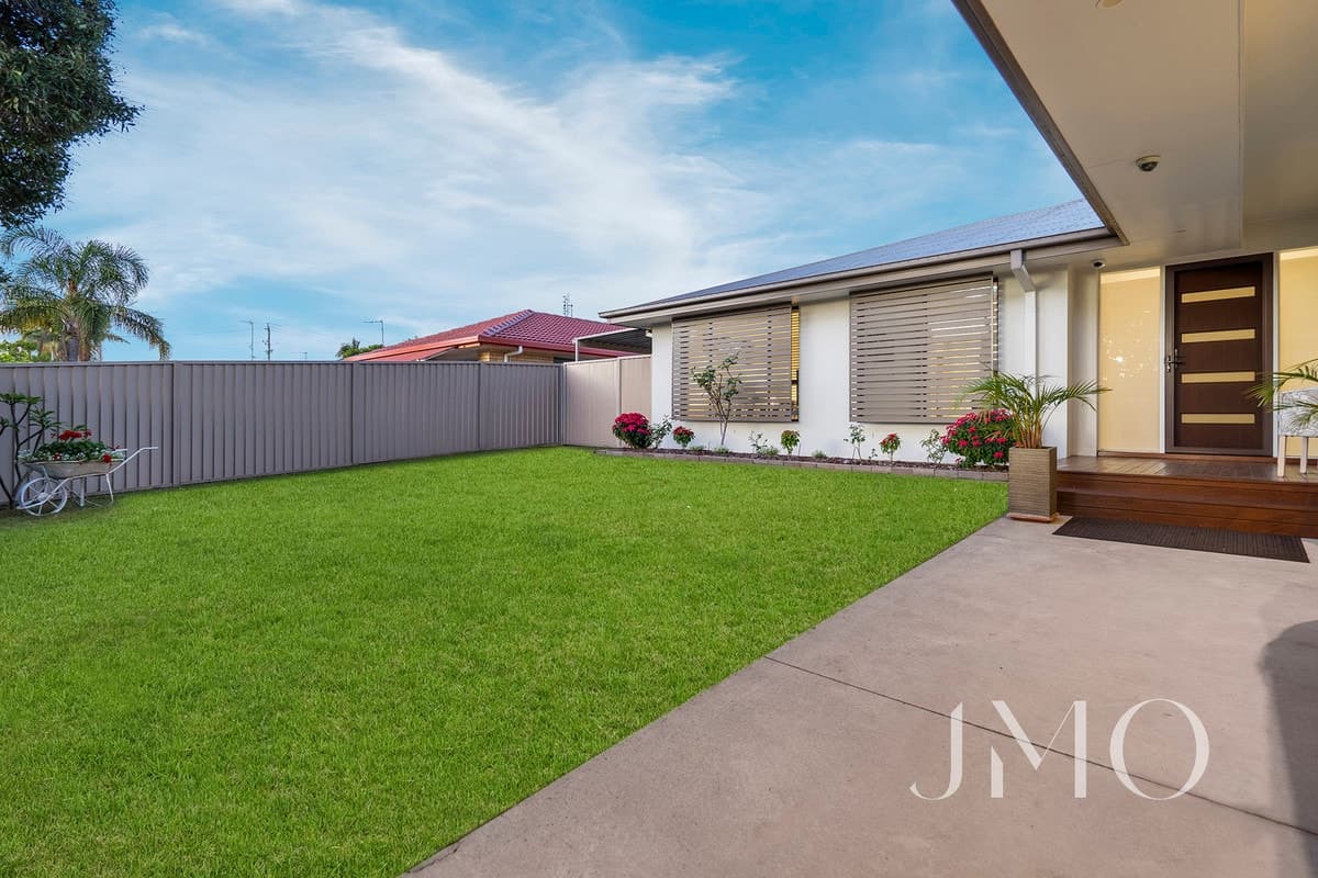 10 Joan Street, Burleigh Waters, Burleigh Waters - Thumbnail 2