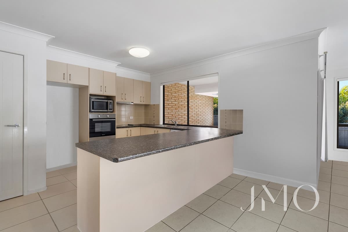 1/12 Lawson Street, Upper Coomera, Upper Coomera - Thumbnail 2