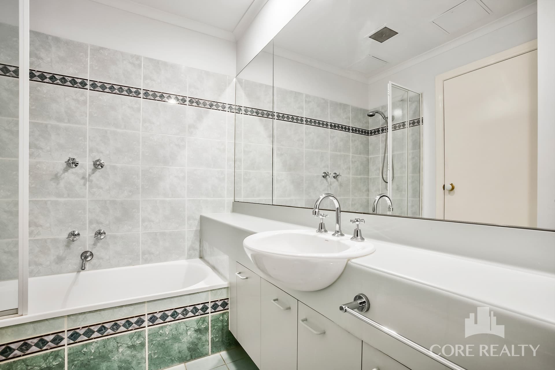 1807/83 Queensbridge Street, Southbank - Thumbnail 7