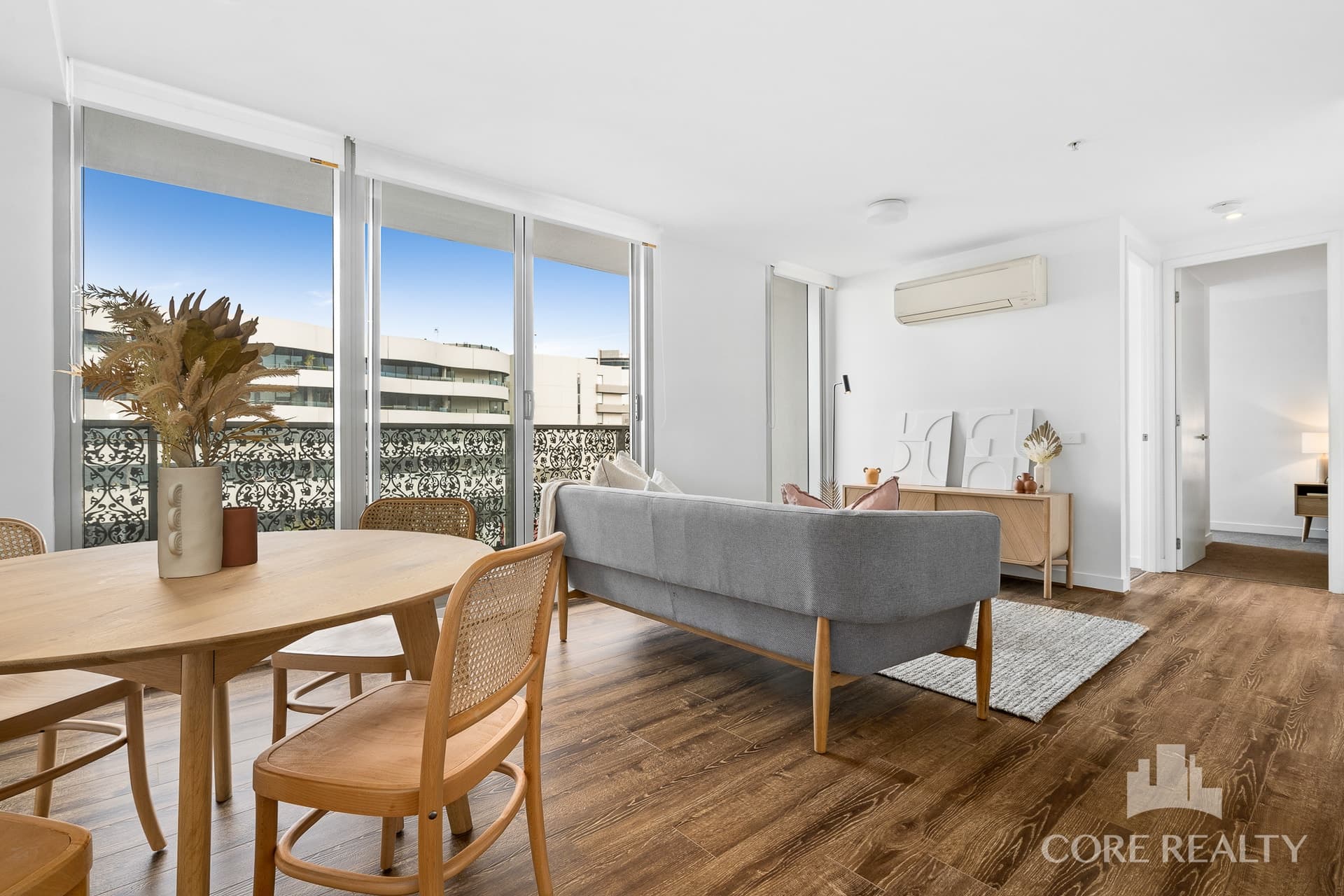 609/101 Bay Street, Port Melbourne - Thumbnail 2