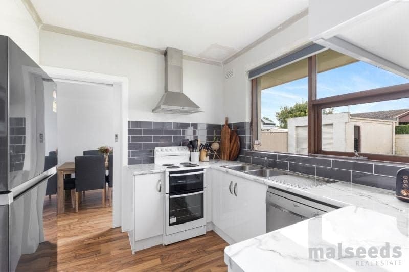 15 Hartley Street Mount Gambier SA, Mount Gambier - Thumbnail 3