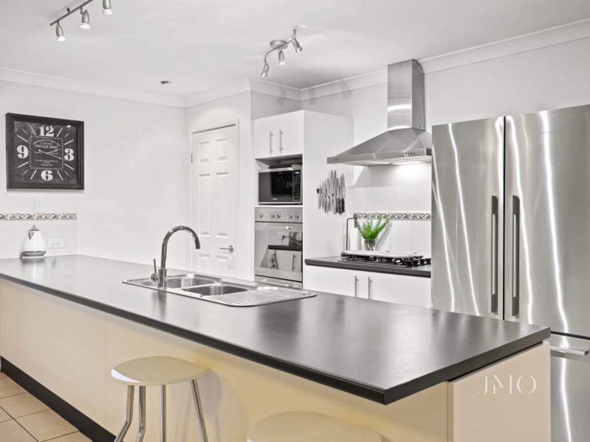 11 Strathburn Crescent, ORMEAU, Ormeau - Thumbnail 2