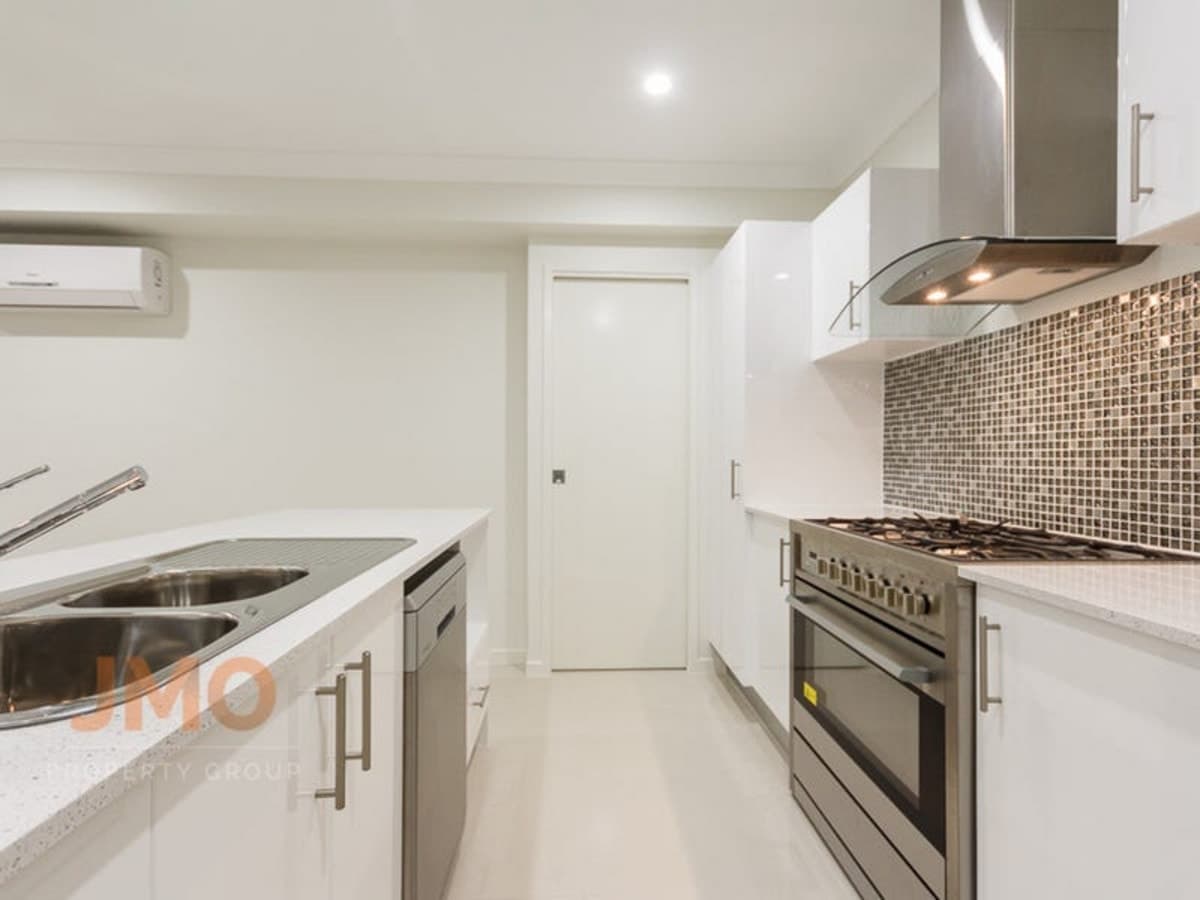 2/3 Bizet Court, OXENFORD, Oxenford - Thumbnail 3