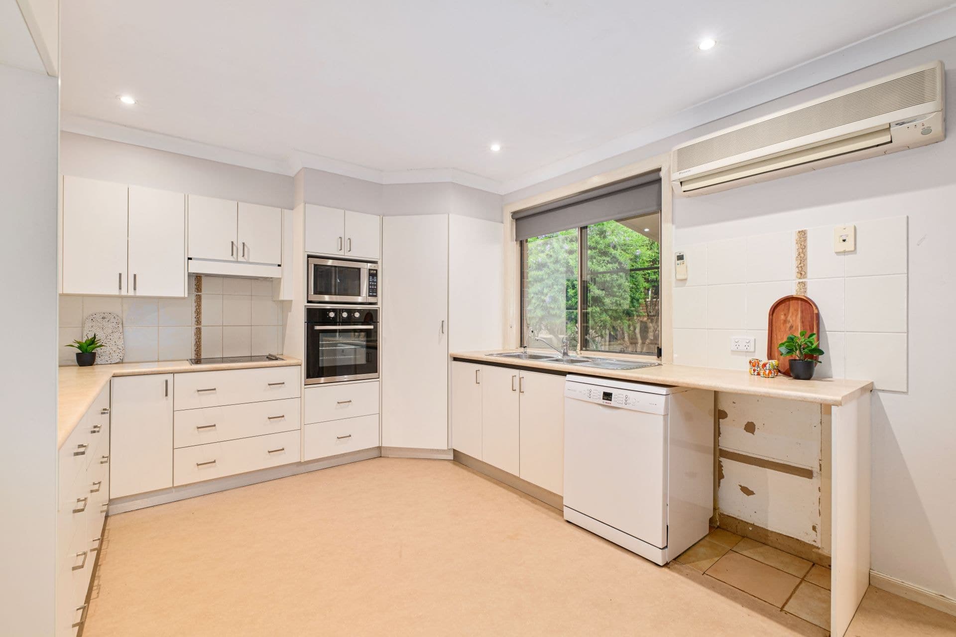 11 Clearwater Crescent Port Macquarie NSW, Port Macquarie - Thumbnail 7