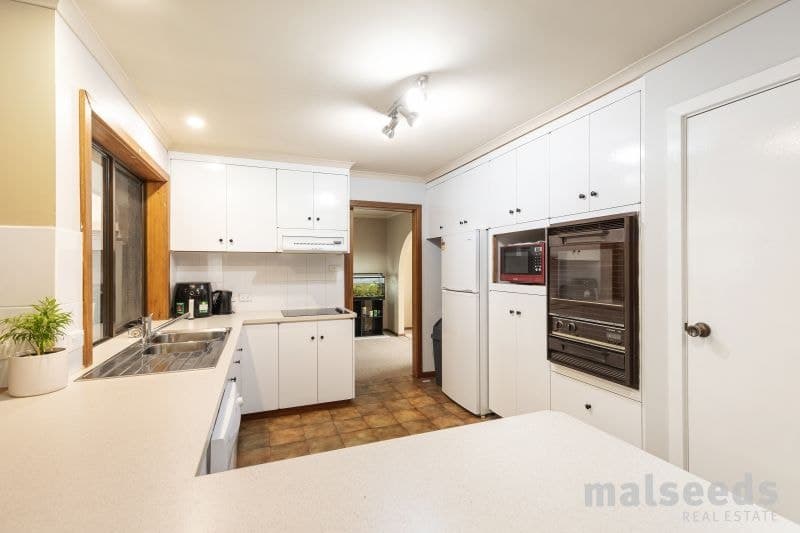 6 Eltolla Court Mount Gambier SA, Mount Gambier - Thumbnail 7