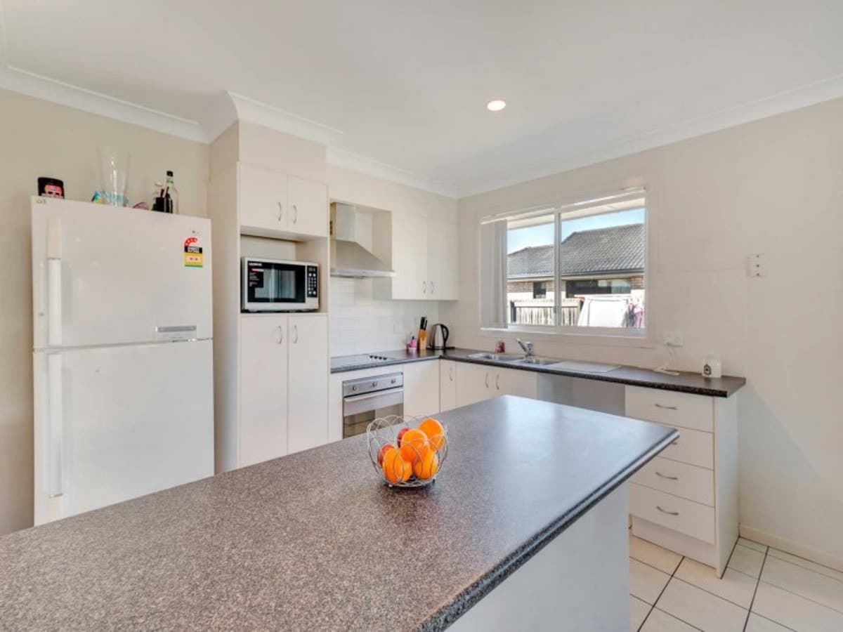 14 Griffen Place, CRESTMEAD, Crestmead - Thumbnail 2