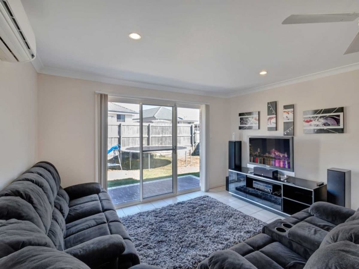14 Griffen Place, CRESTMEAD, Crestmead - Thumbnail 3