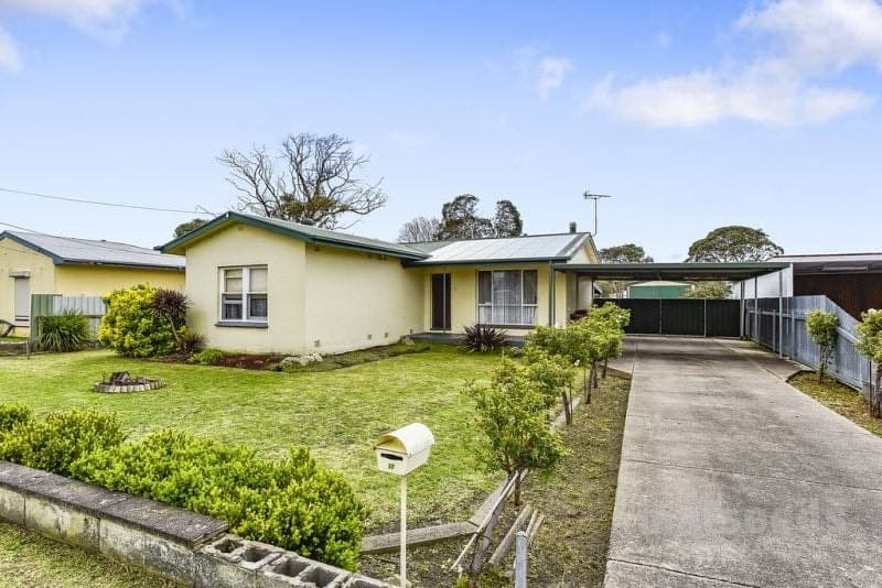 11 Bowering Street Millicent SA, Millicent - Thumbnail 3