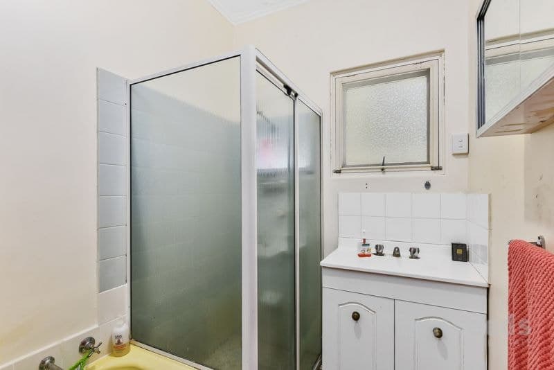 11 Bowering Street Millicent SA, Millicent - Thumbnail 8