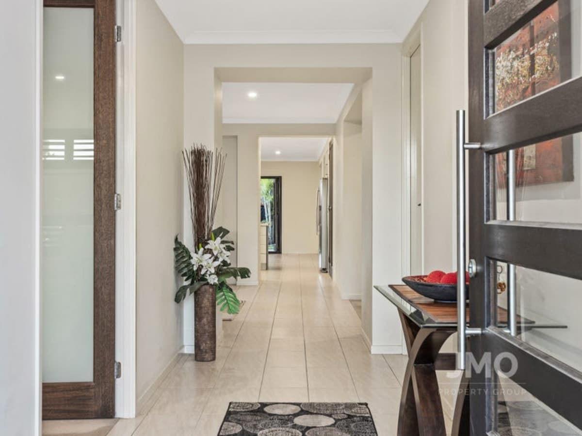 6 Bloomfield Court, ORMEAU, Ormeau - Thumbnail 2