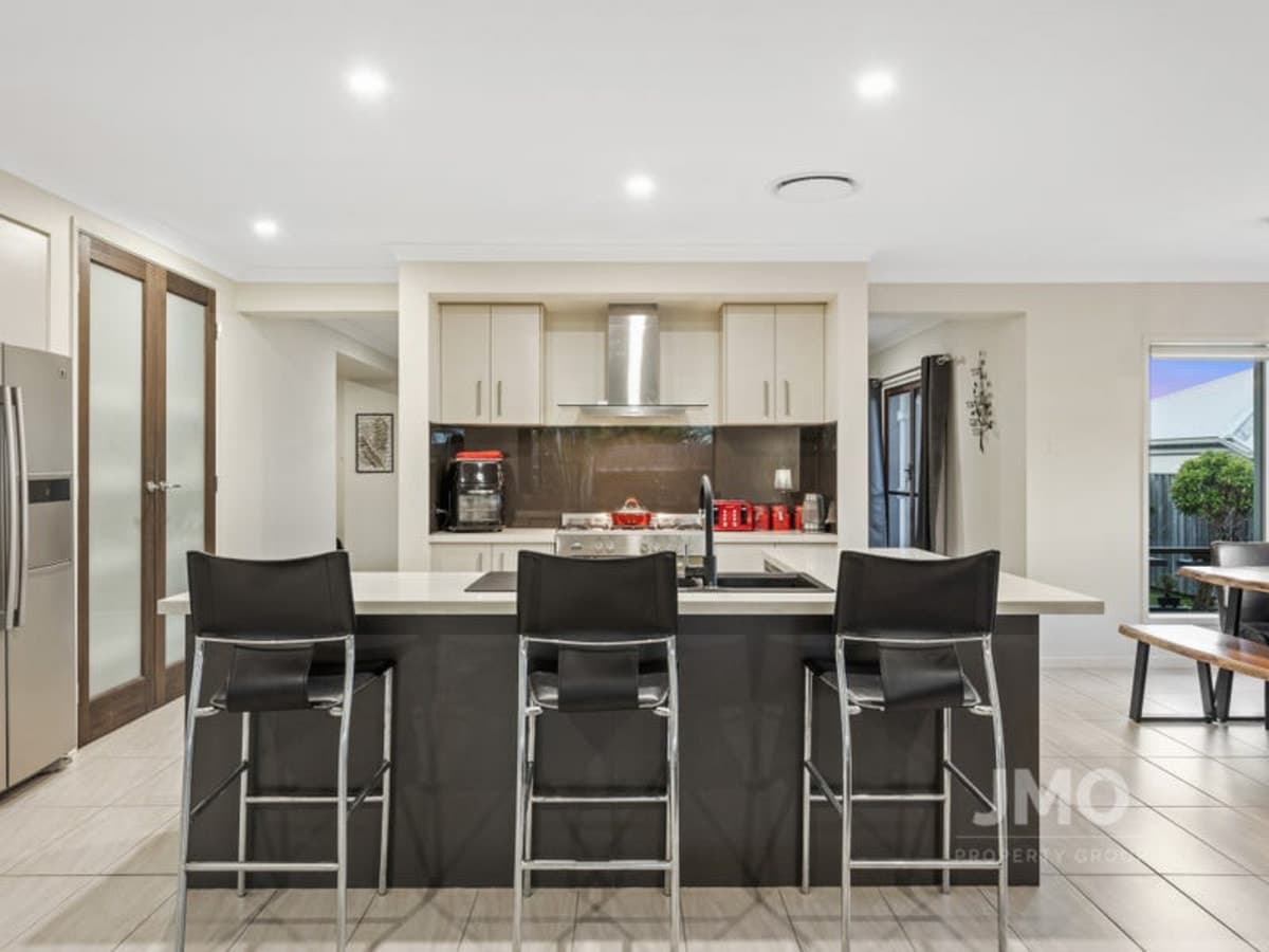 6 Bloomfield Court, ORMEAU, Ormeau - Thumbnail 3
