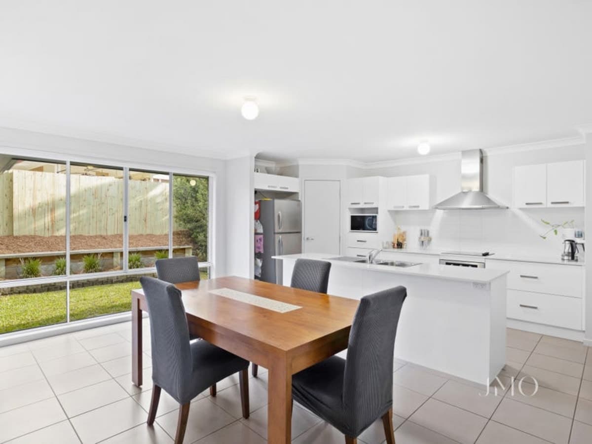 38 River Run Circuit, ORMEAU HILLS, Ormeau Hills - Thumbnail 3
