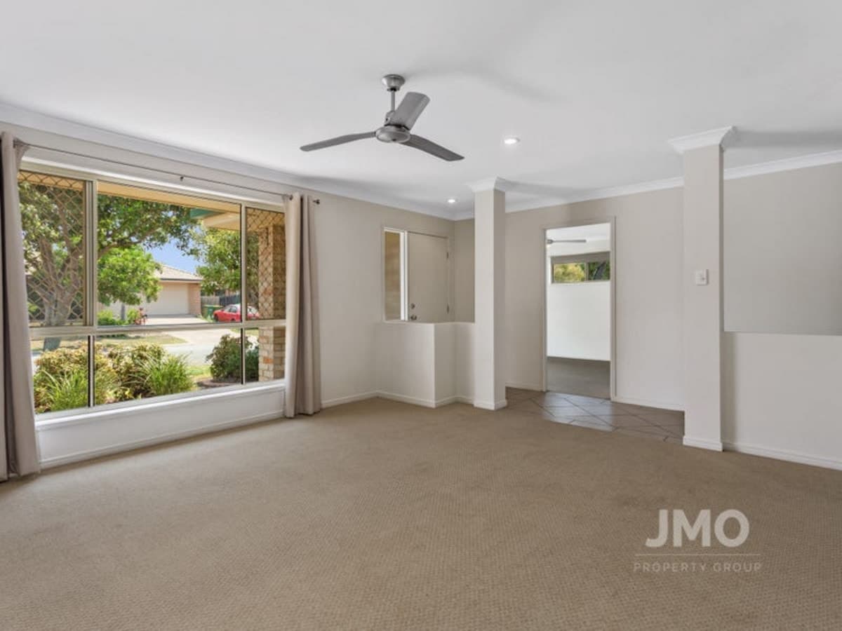 31 Shawnee Crescent, PIMPAMA, Pimpama - Thumbnail 3
