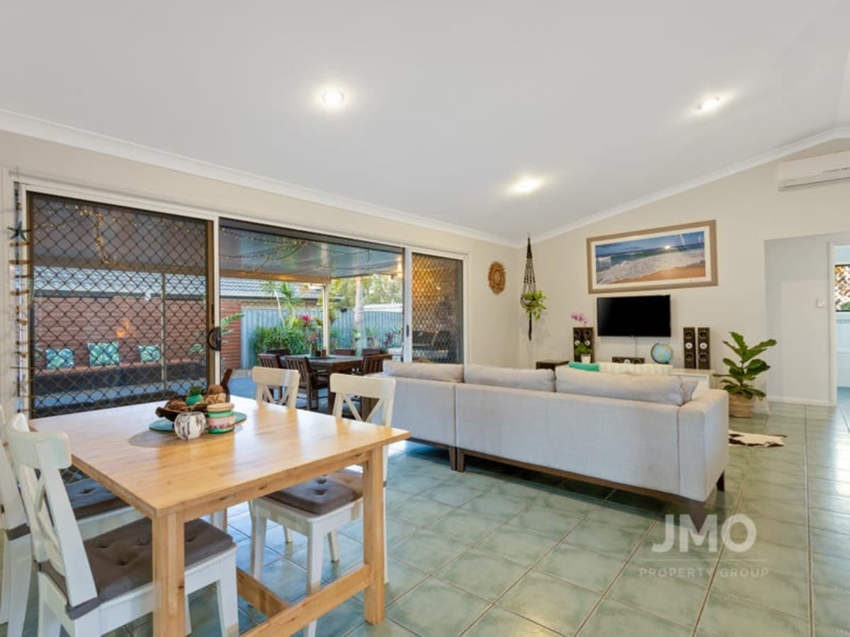 24 Dahlia Crescent, ORMEAU, Ormeau - Thumbnail 3