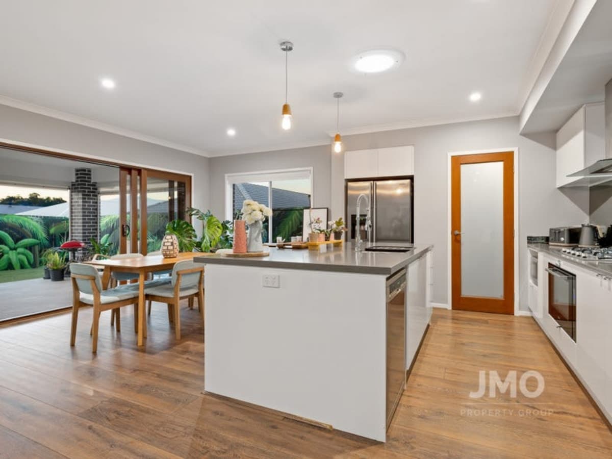 5 Beaufort Crescent, ORMEAU HILLS, Ormeau Hills - Image 1