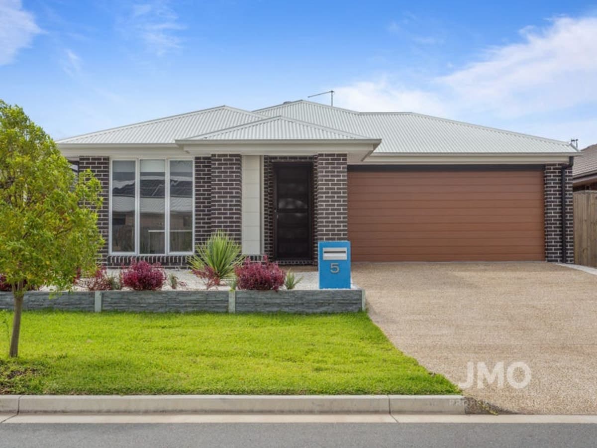 5 Beaufort Crescent, ORMEAU HILLS, Ormeau Hills - Thumbnail 2